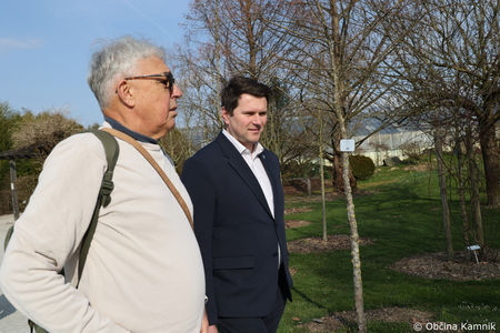 Pot za spomin v Arboretumu Volčji Potok povezuje generacije in krepi demenci prijazno okolje (21)